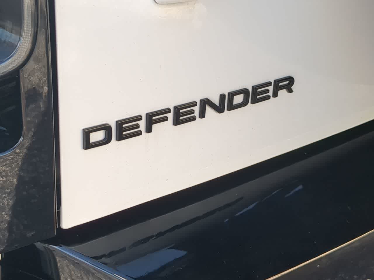 Thumbnail: 2025 Land Rover Defender - 13