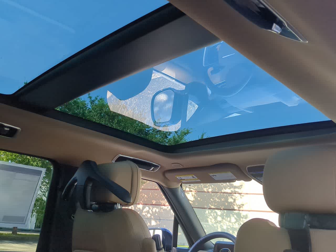 Thumbnail: 2025 Land Rover Range Rover - 22