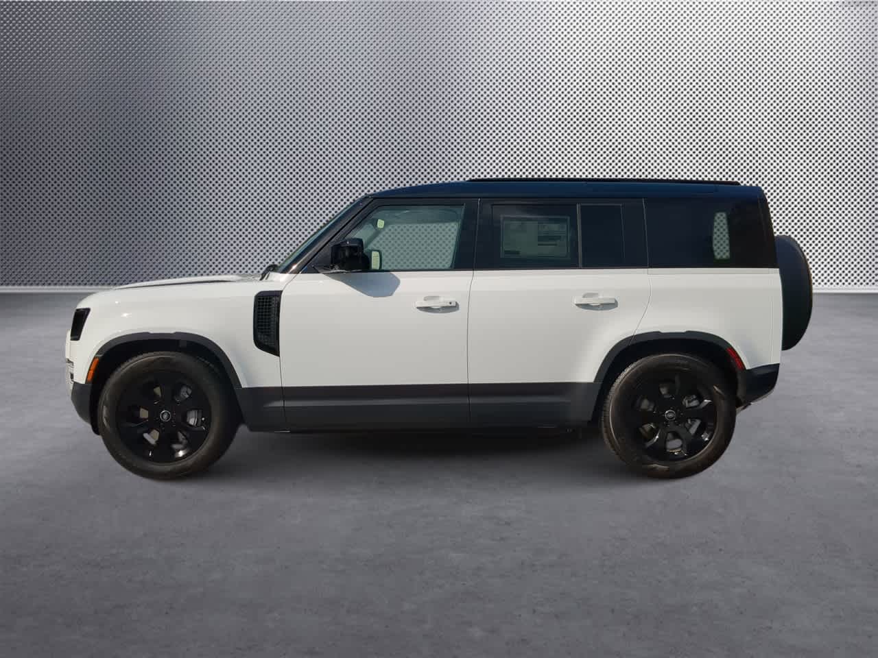 Thumbnail: 2025 Land Rover Defender - 5