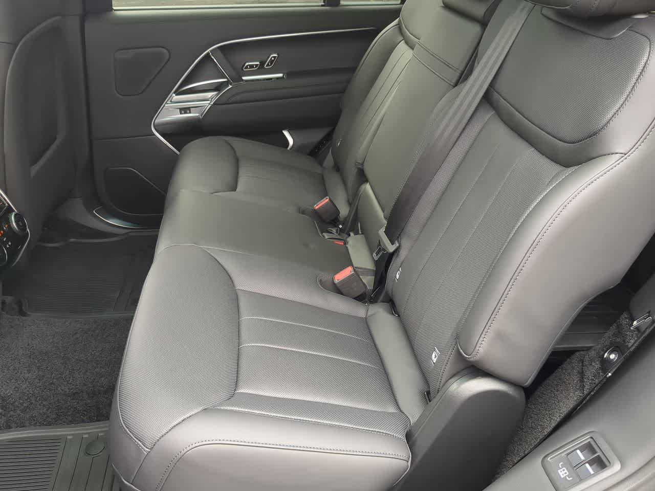 Thumbnail: 2025 Land Rover Range Rover - 21