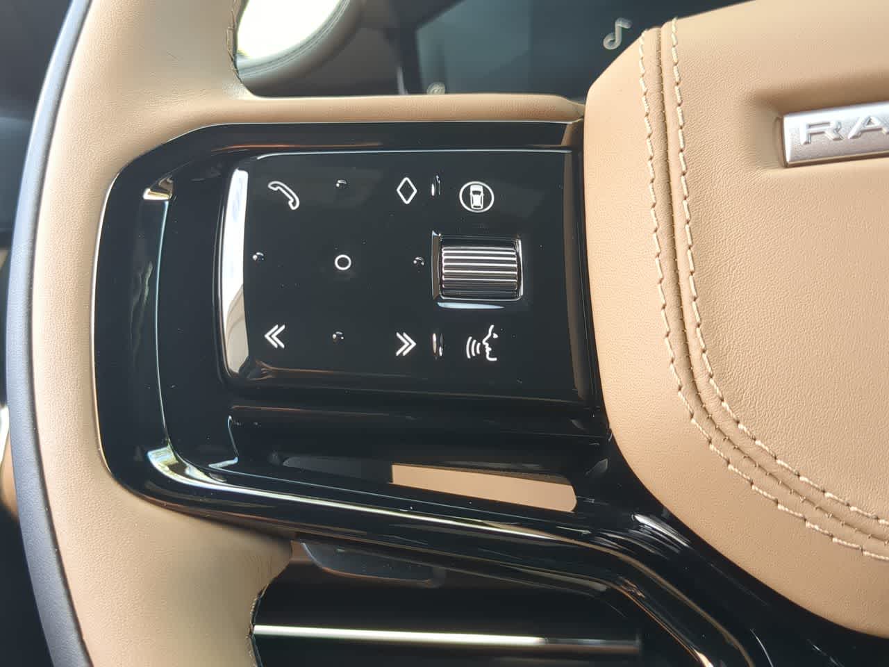 Thumbnail: 2025 Land Rover Range Rover Sport - 24