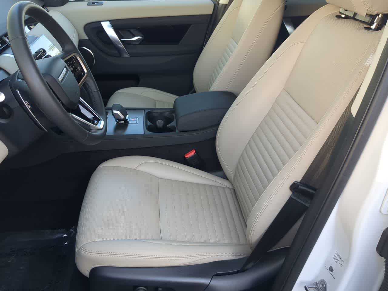 Thumbnail: 2025 Land Rover Discovery Sport - 16