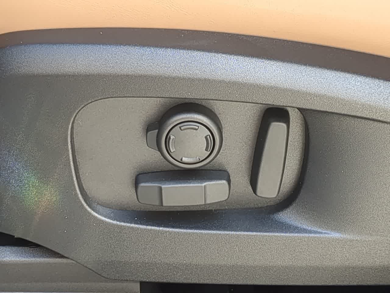 Thumbnail: 2026 Land Rover Defender - 18