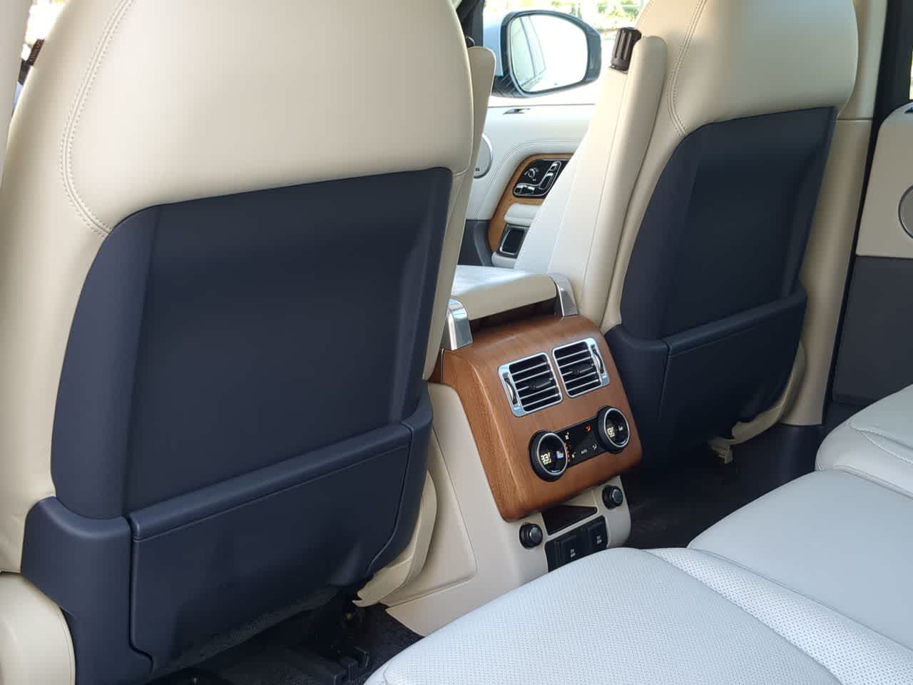 Thumbnail: 2020 Land Rover Range Rover - 19