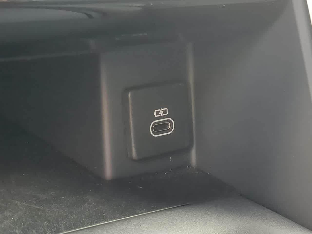 Thumbnail: 2025 Land Rover Discovery - 33