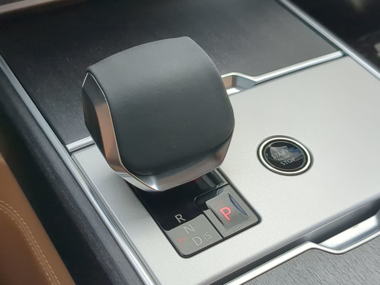 Thumbnail: 2026 Land Rover Range Rover - 35
