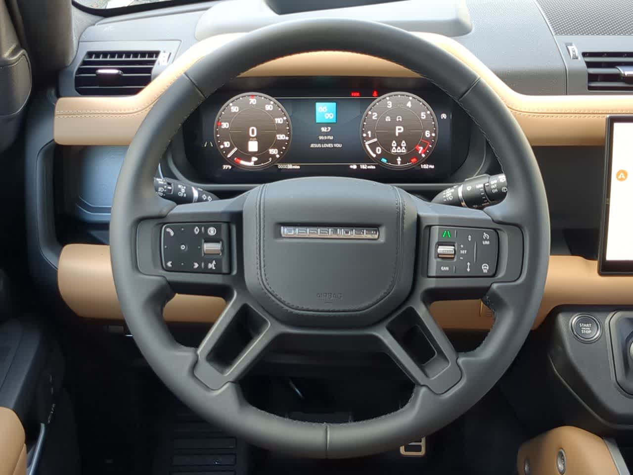 2025 Land Rover Defender 130 25