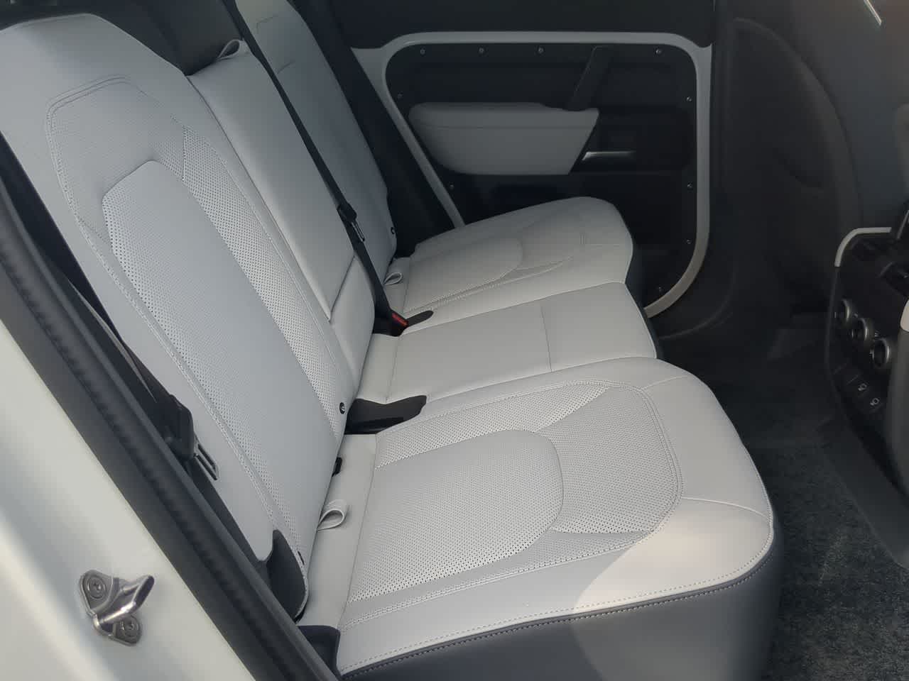 Thumbnail: 2025 Land Rover Defender - 22