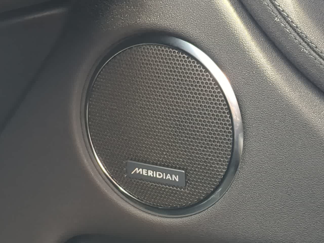 Thumbnail: 2025 Land Rover Discovery Sport - 33