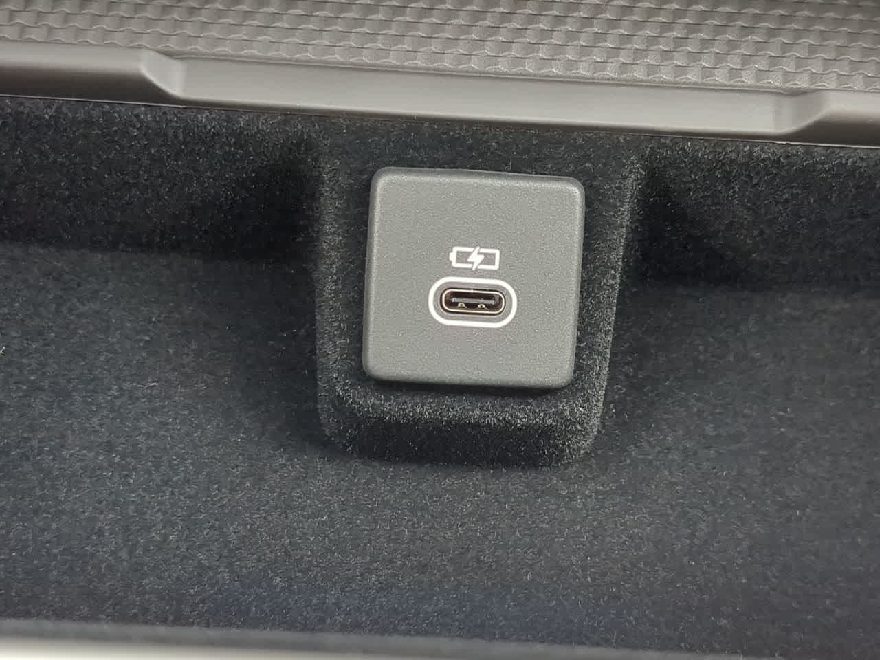 Thumbnail: 2025 Land Rover Range Rover - 31