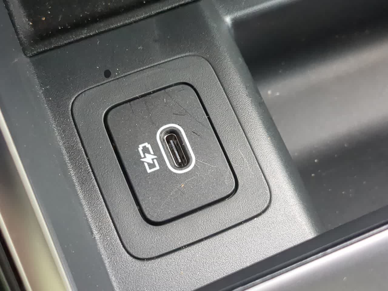 Thumbnail: 2025 Land Rover Range Rover Evoque - 32