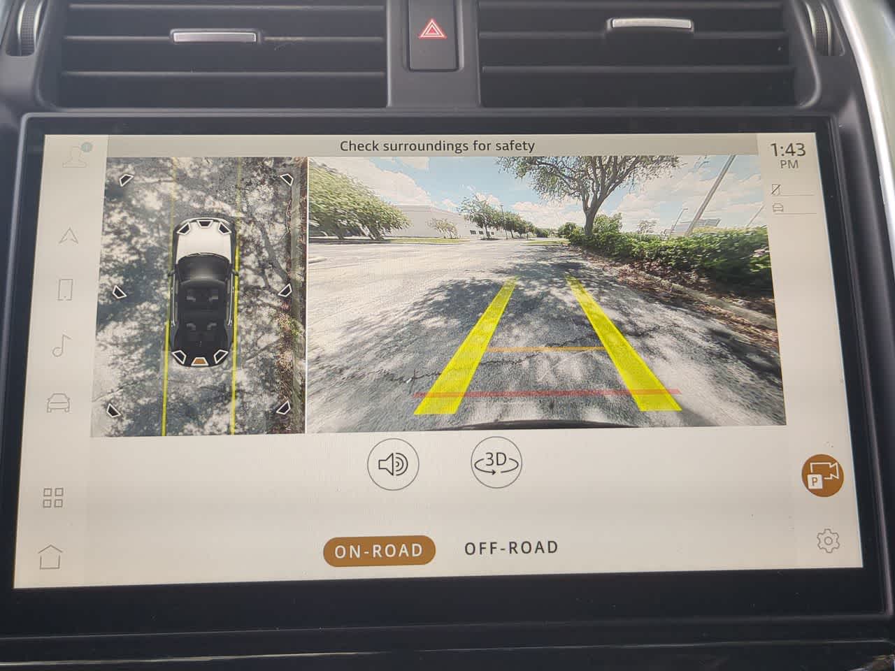 Thumbnail: 2025 Land Rover Discovery - 30