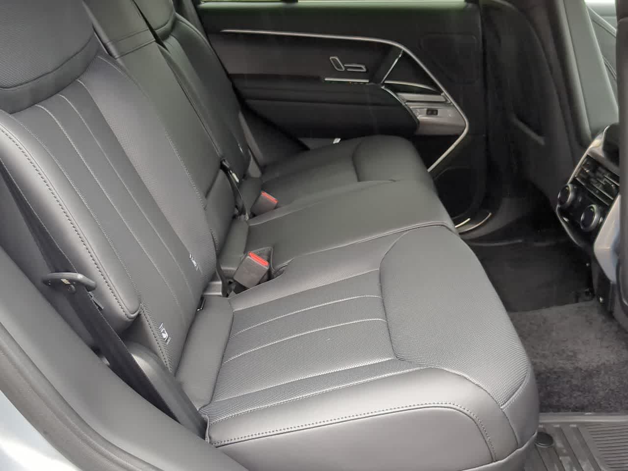 Thumbnail: 2025 Land Rover Range Rover - 21