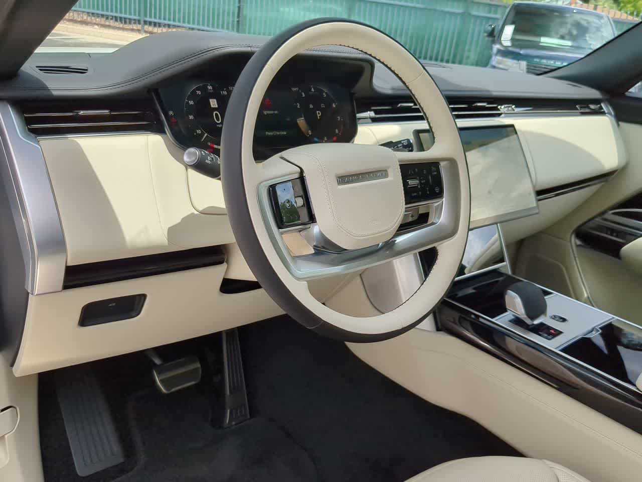 Thumbnail: 2025 Land Rover Range Rover - 10