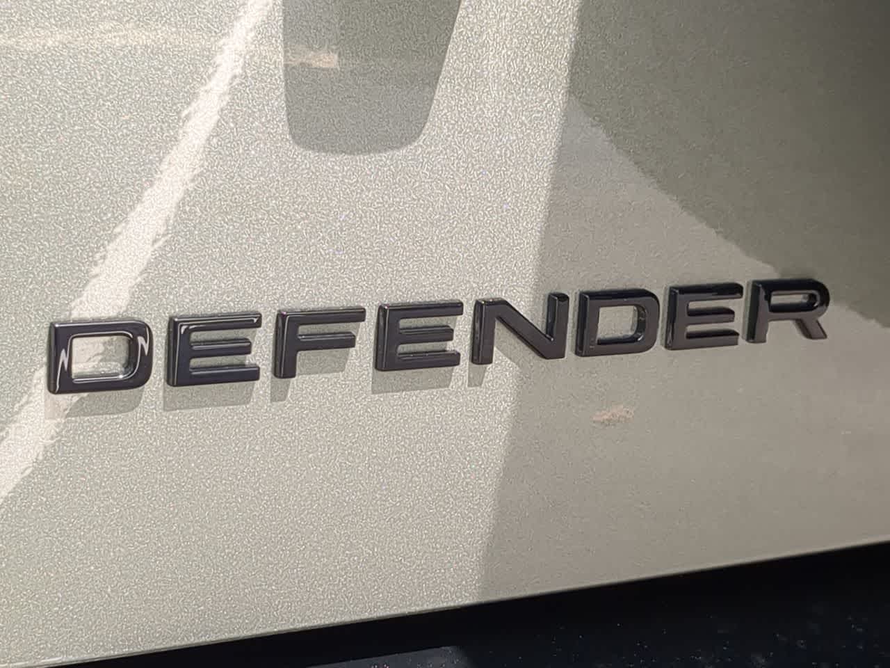 Thumbnail: 2025 Land Rover Defender - 13