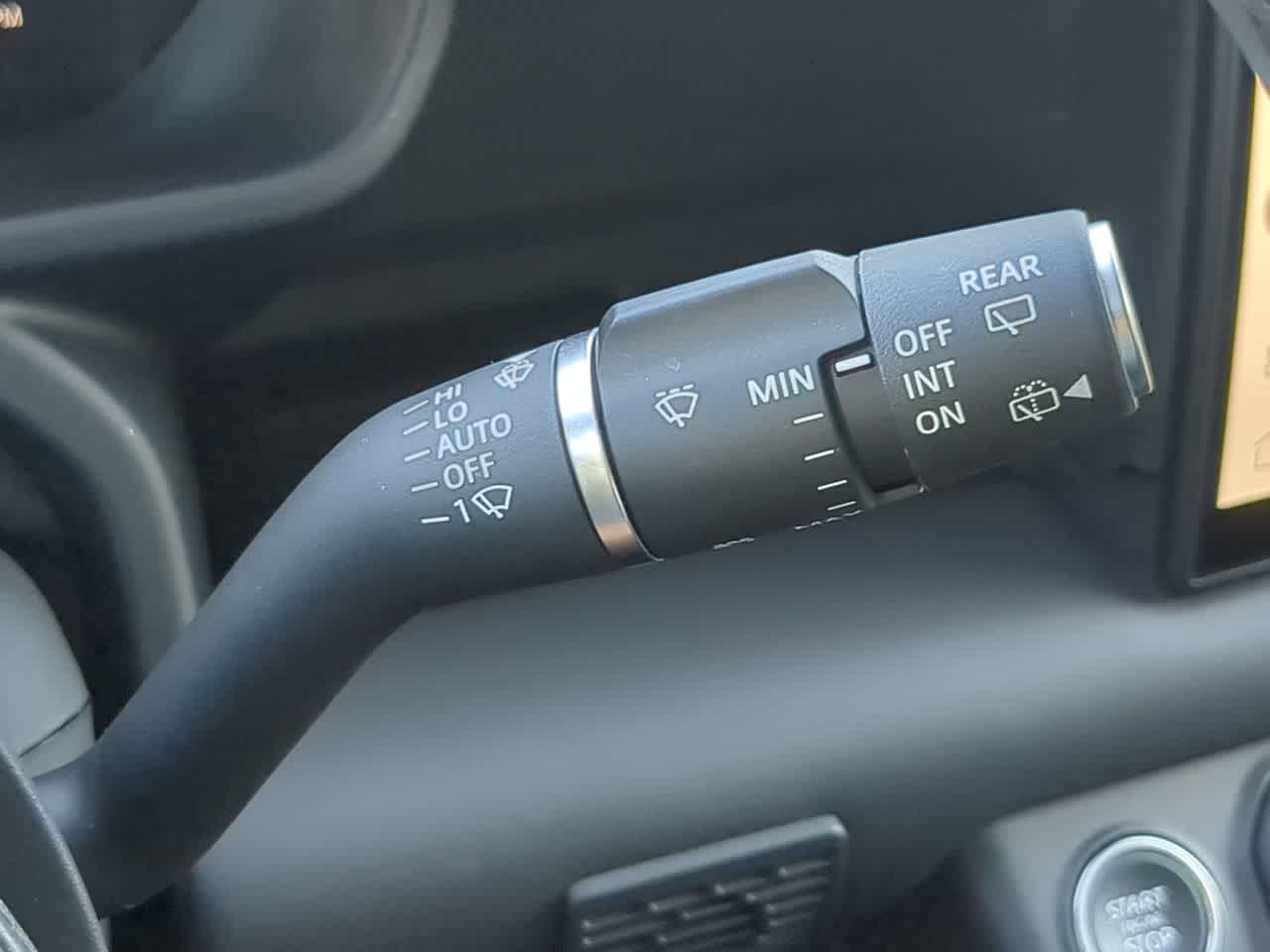 Thumbnail: 2025 Land Rover Defender - 27