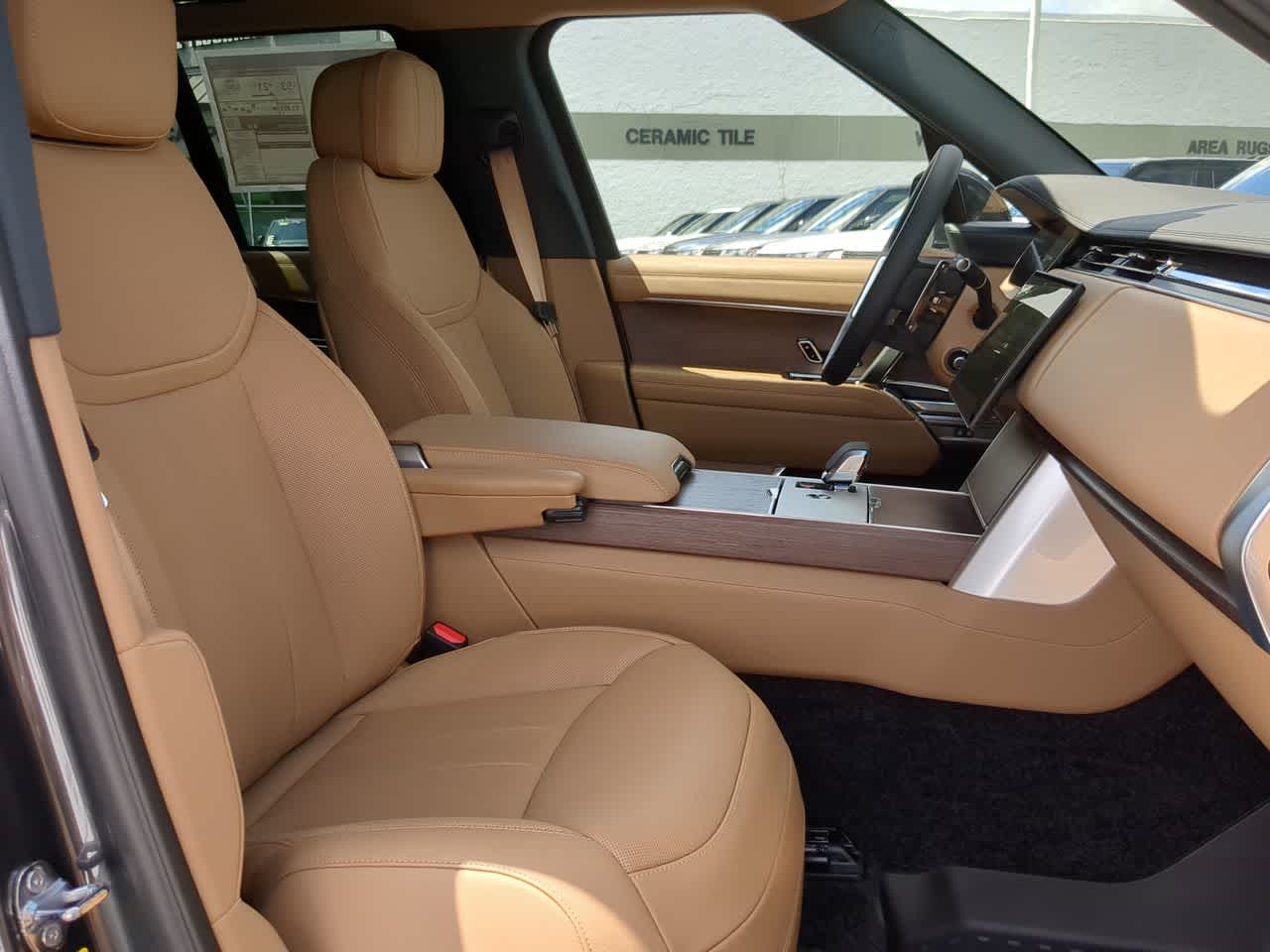 Thumbnail: 2025 Land Rover Range Rover - 22