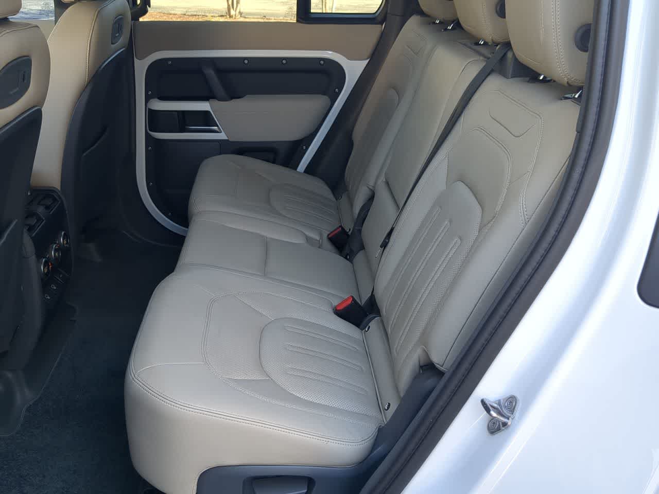 Thumbnail: 2022 Land Rover Defender - 21