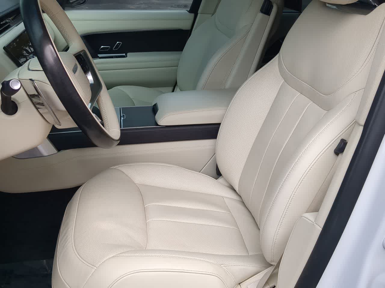 Thumbnail: 2024 Land Rover Range Rover - 16