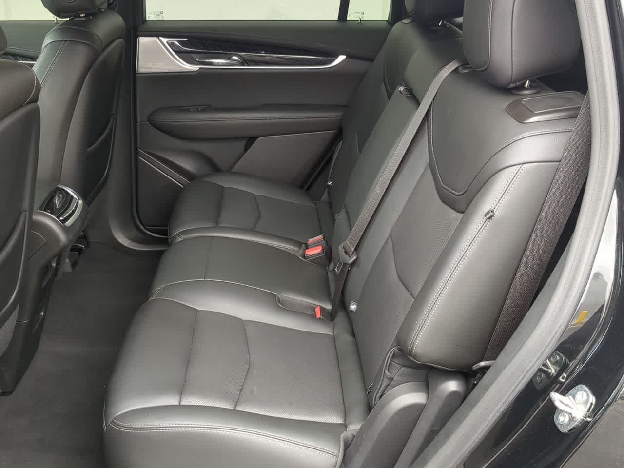 Thumbnail: 2024 Cadillac XT6 - 21