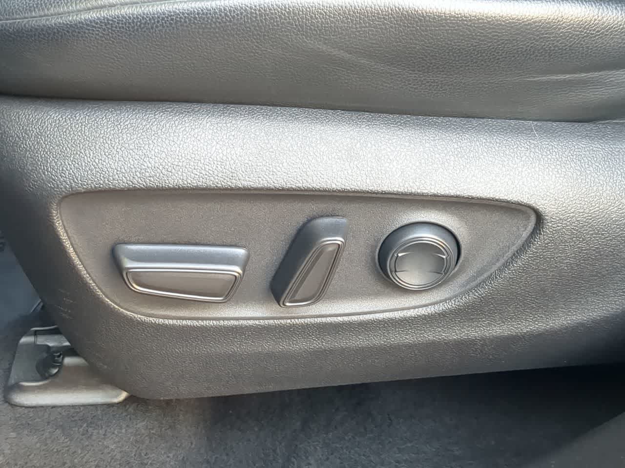 Thumbnail: 2022 Toyota Highlander - 18