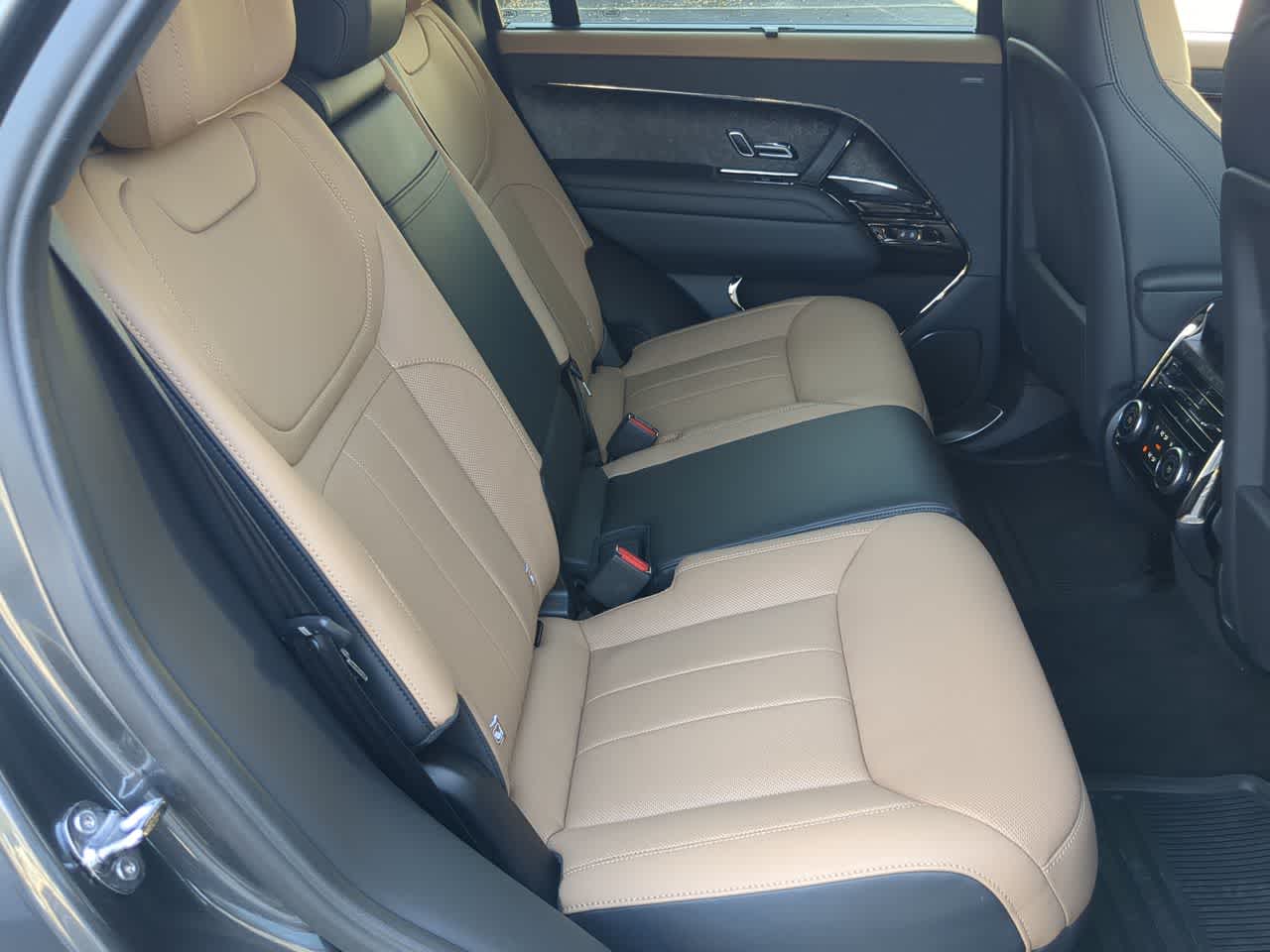 Thumbnail: 2025 Land Rover Range Rover Sport - 21