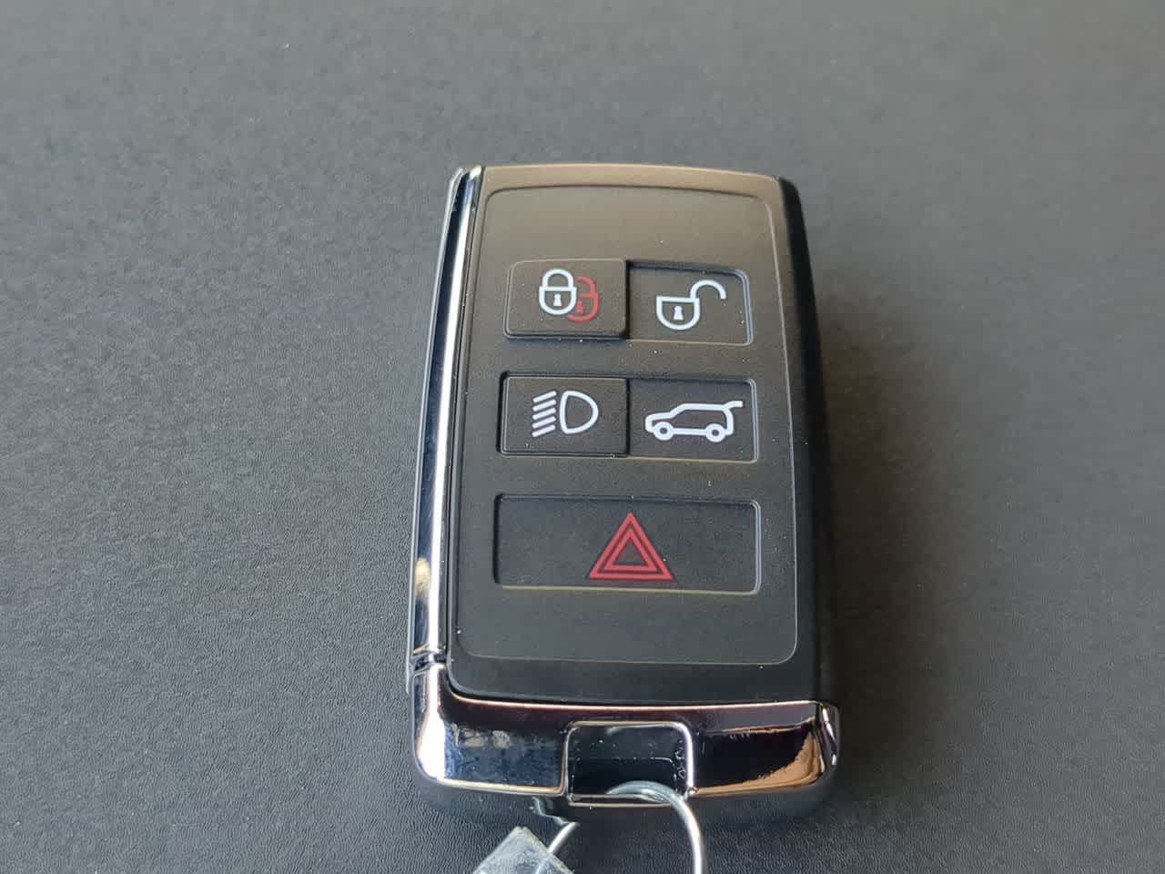 Thumbnail: 2026 Land Rover Discovery - 38