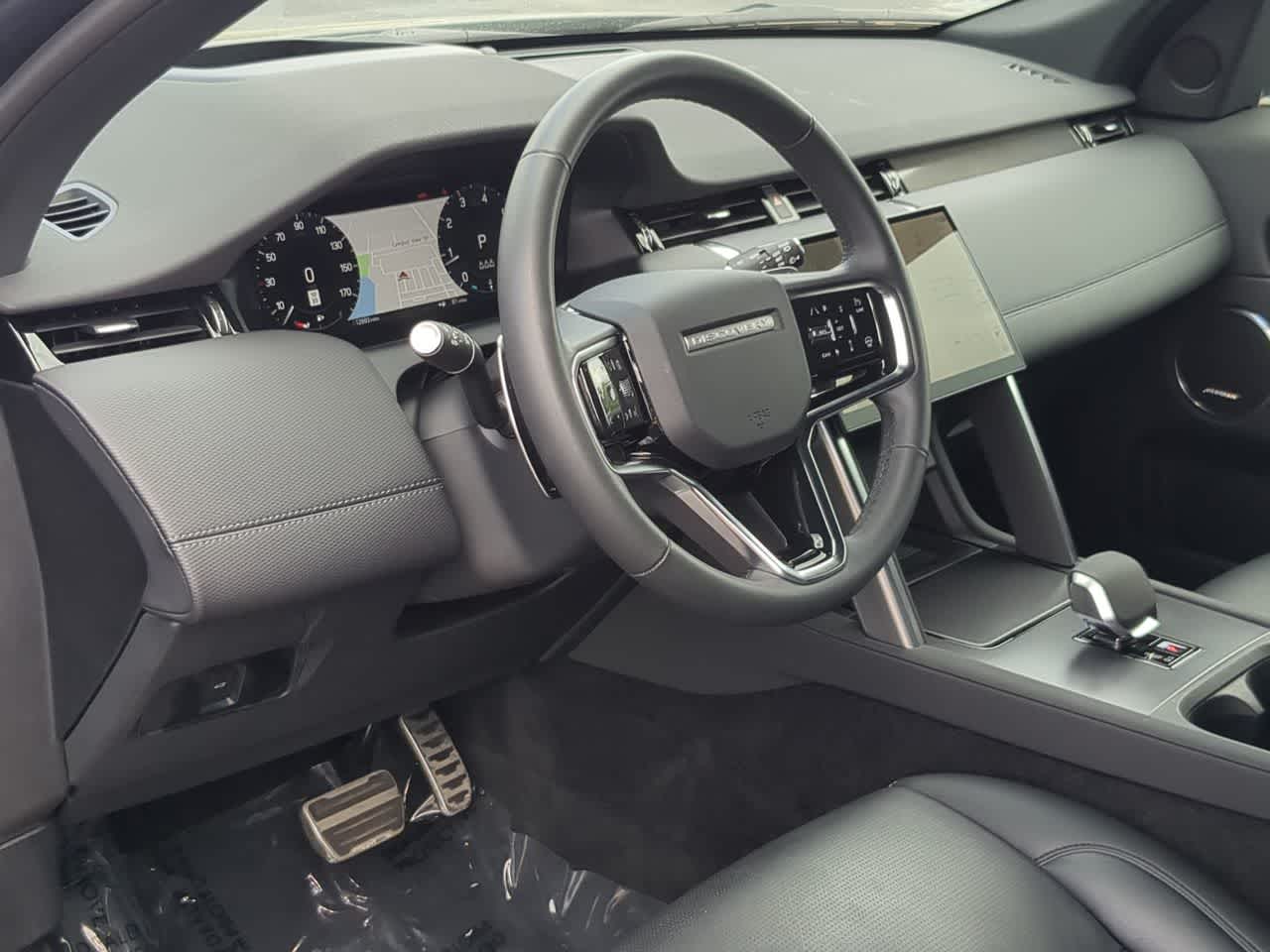 Thumbnail: 2025 Land Rover Discovery Sport - 10