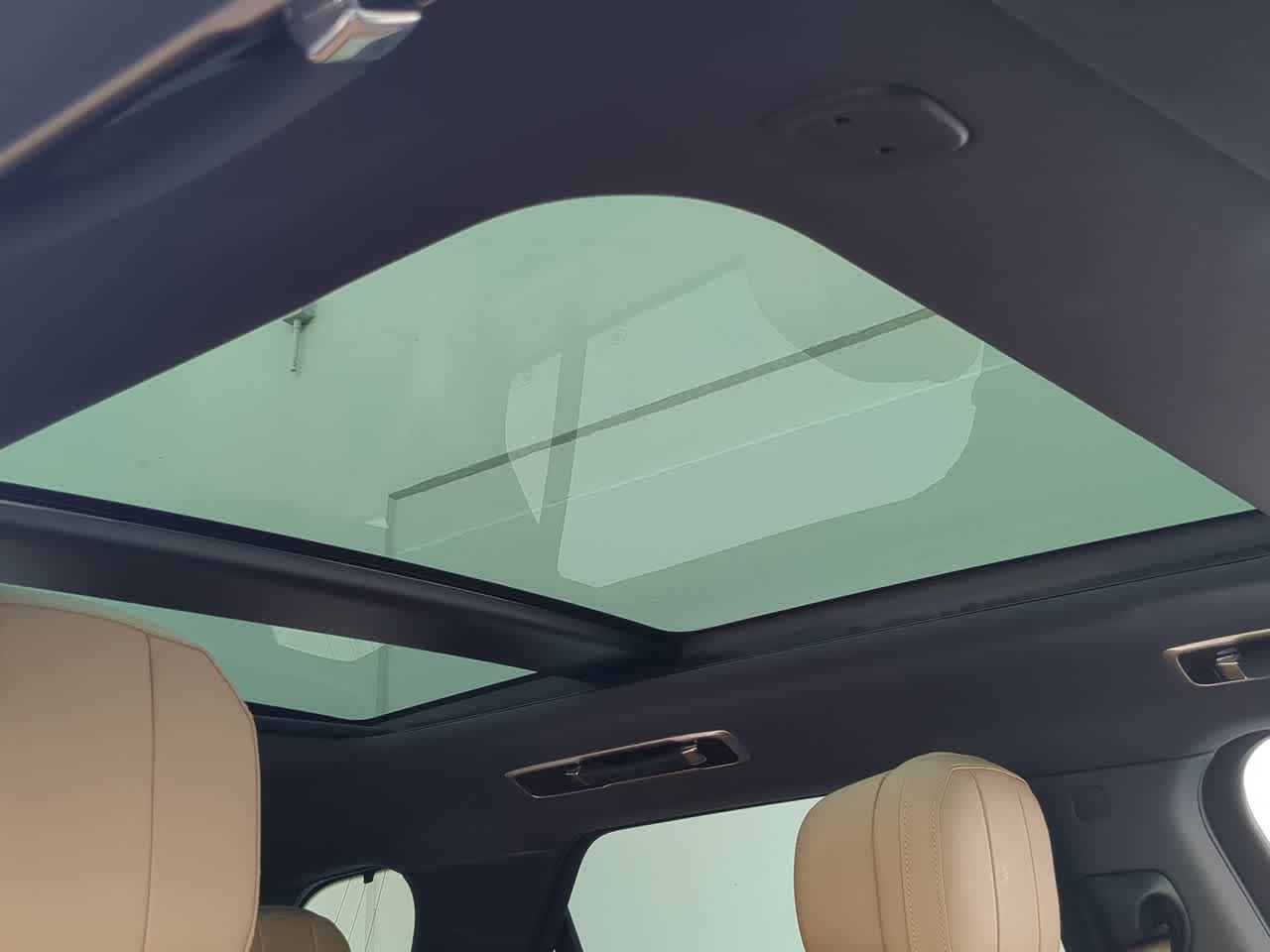 Thumbnail: 2025 Land Rover Range Rover Sport - 19