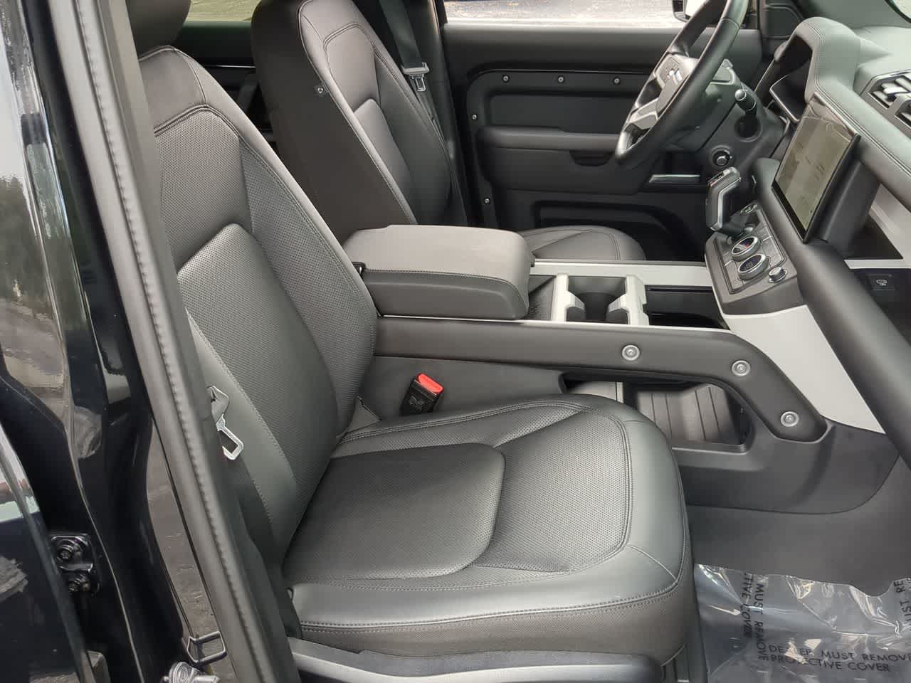 Thumbnail: 2025 Land Rover Defender - 23