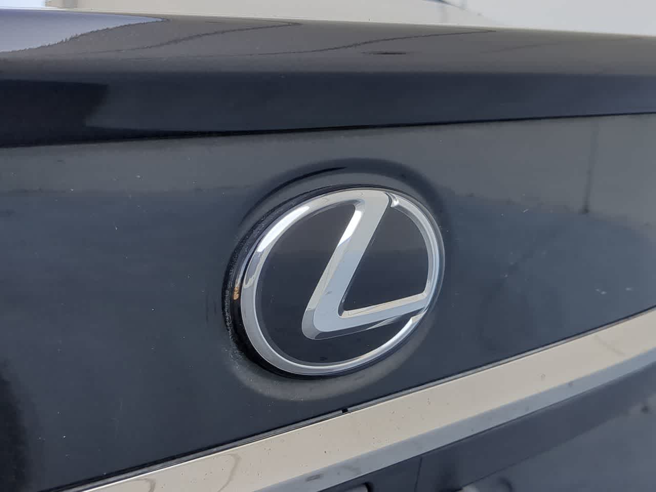 Thumbnail: 2019 Lexus ES - 11