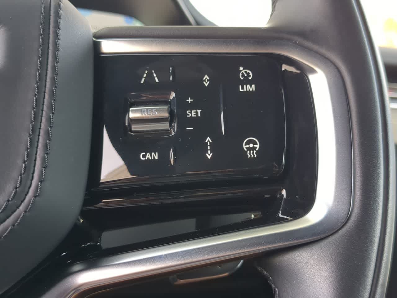 Thumbnail: 2025 Land Rover Range Rover Sport - 25