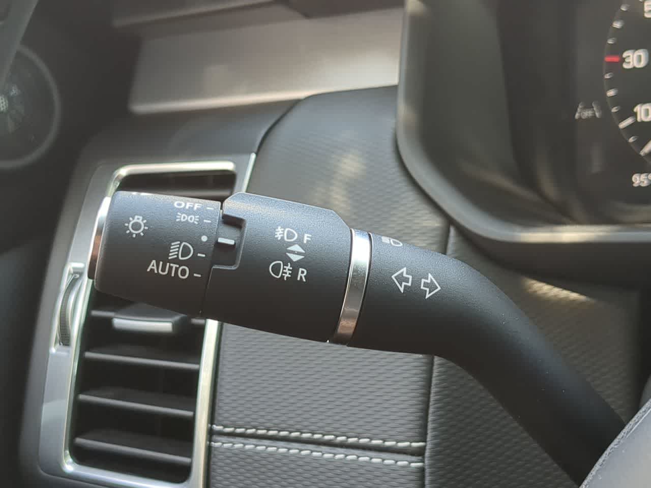 Thumbnail: 2025 Land Rover Discovery - 28