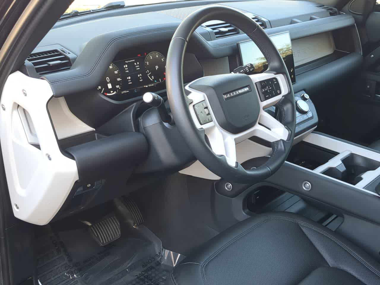 Thumbnail: 2025 Land Rover Defender - 10