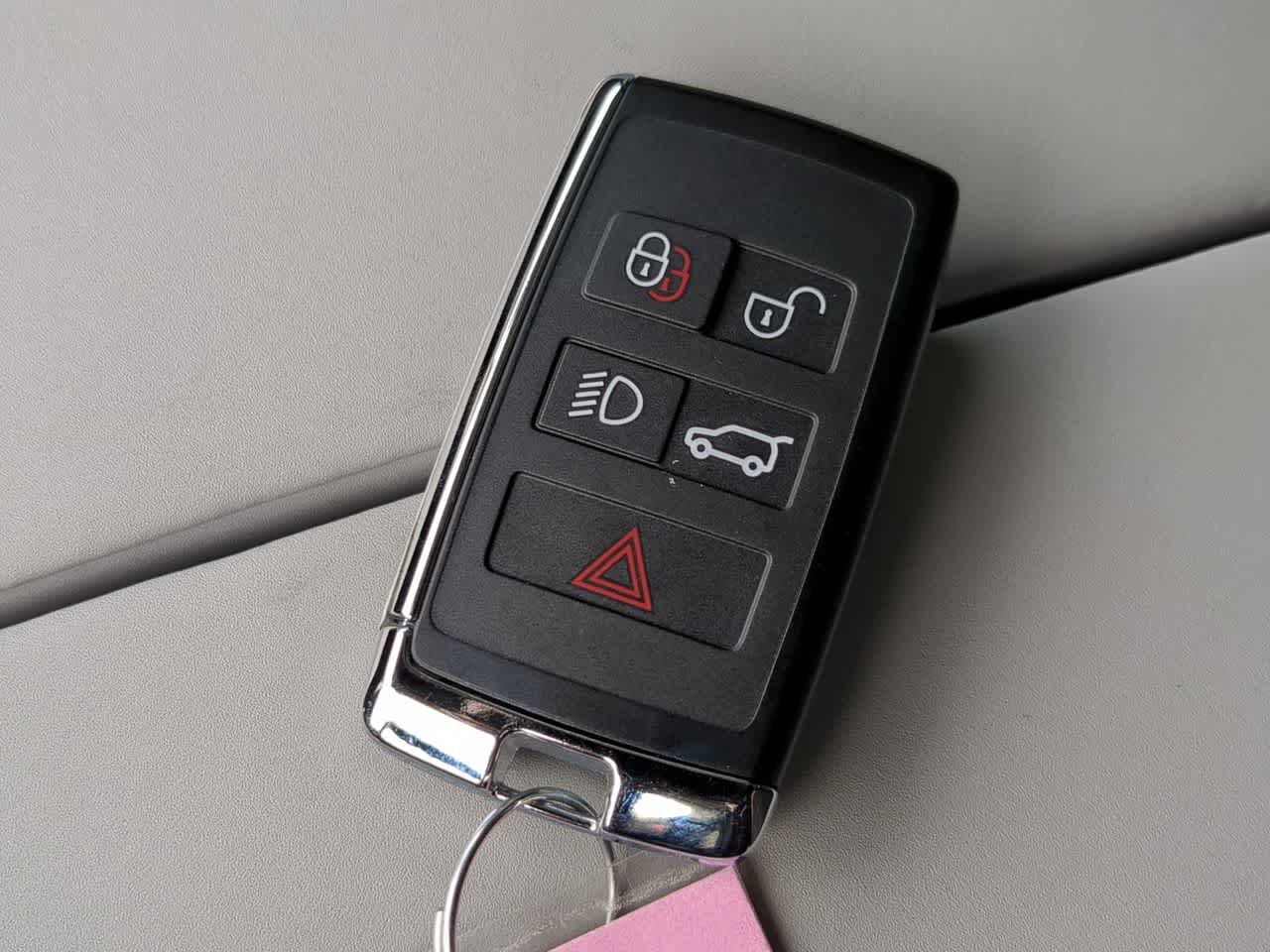 Thumbnail: 2025 Land Rover Range Rover Evoque - 36