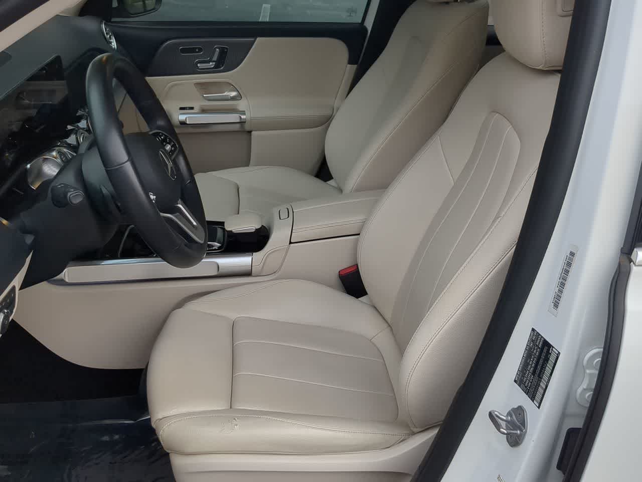 Thumbnail: 2020 Mercedes-Benz GLB - 17