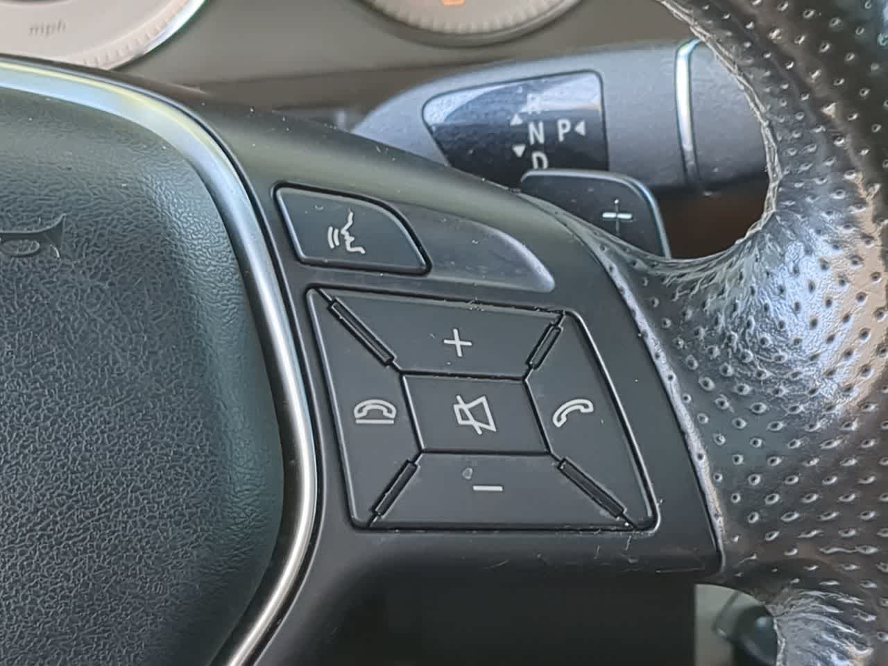 Thumbnail: 2015 Mercedes-Benz GLK - 26