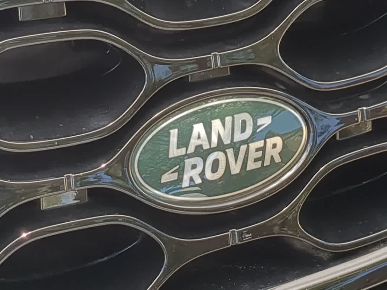 Thumbnail: 2025 Land Rover Discovery Sport - 12