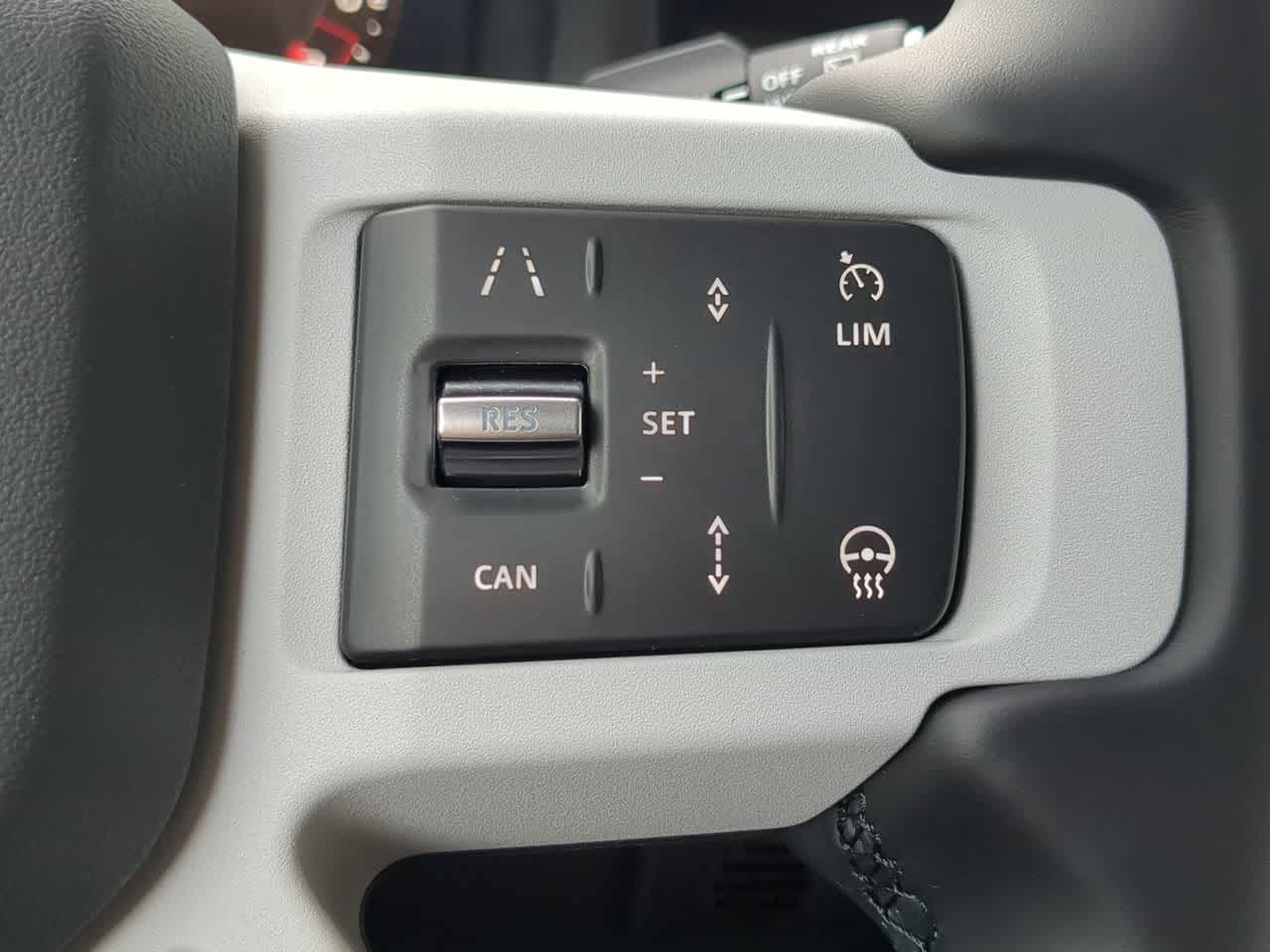 Thumbnail: 2025 Land Rover Defender - 27