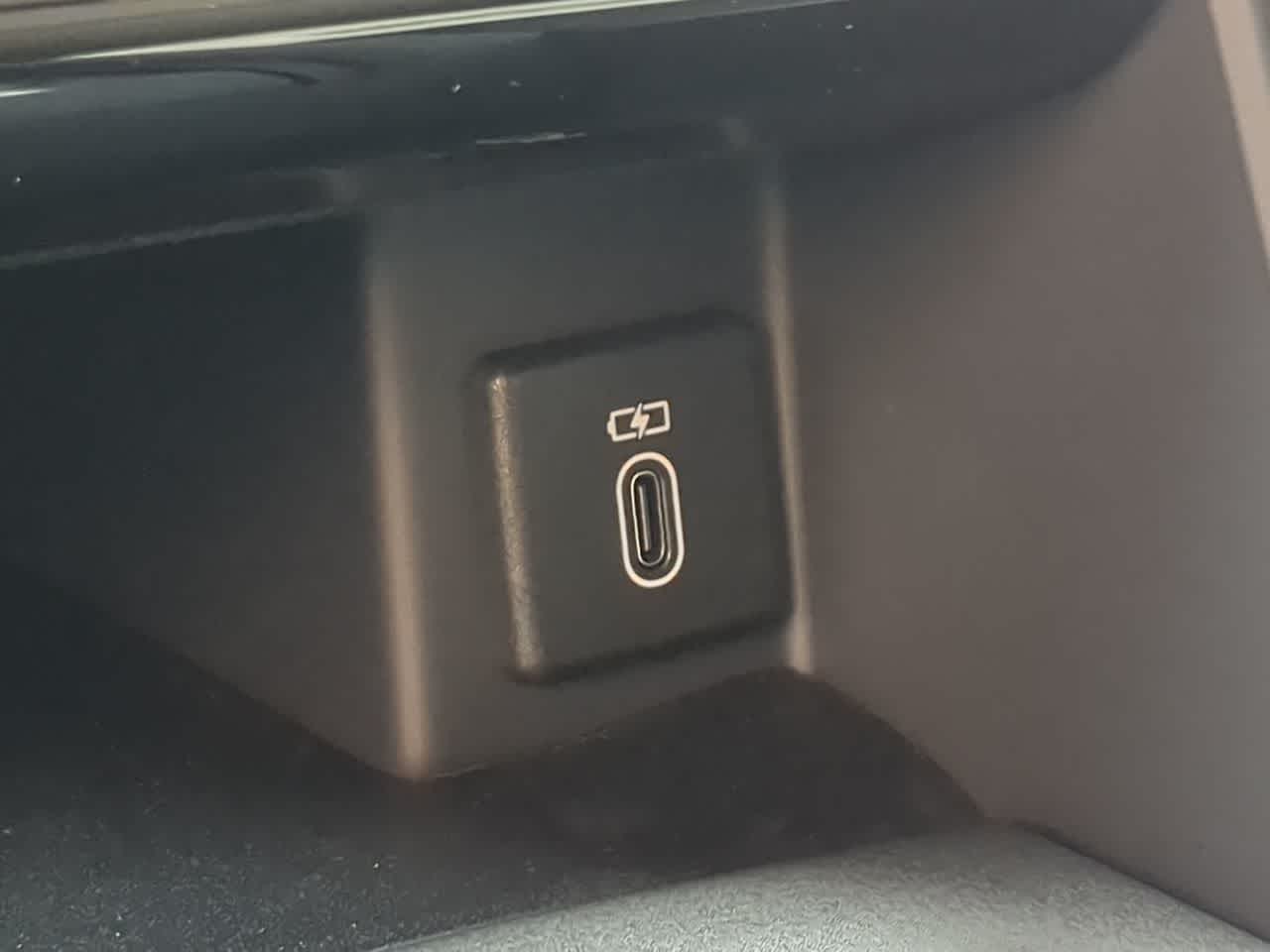 Thumbnail: 2026 Land Rover Discovery - 34