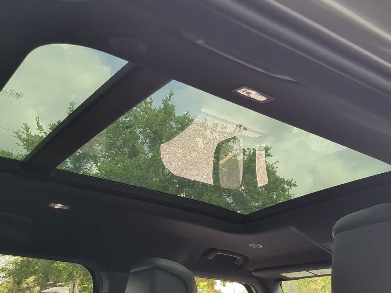 Thumbnail: 2022 Land Rover Defender - 20