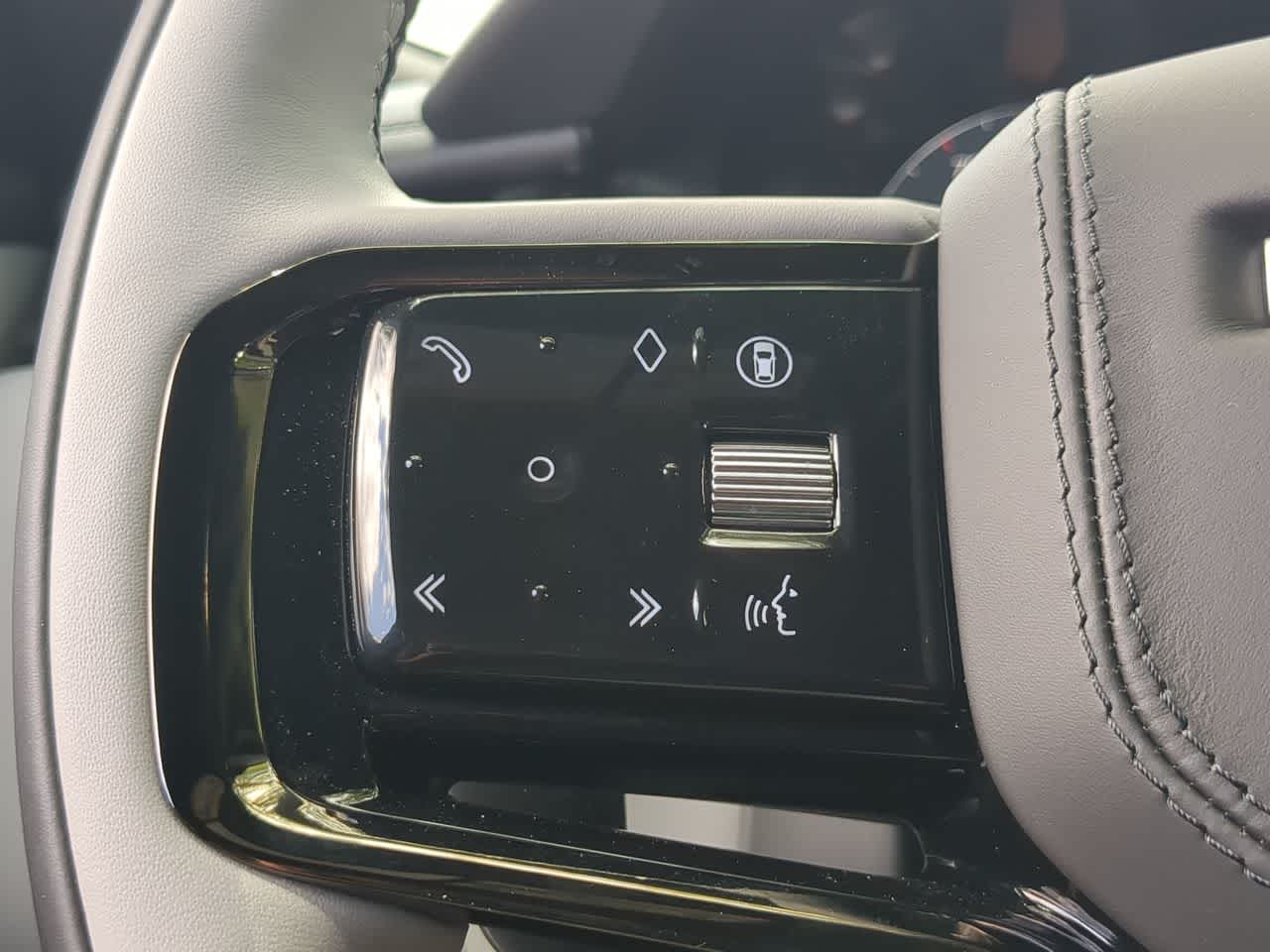 Thumbnail: 2026 Land Rover Range Rover Velar - 26
