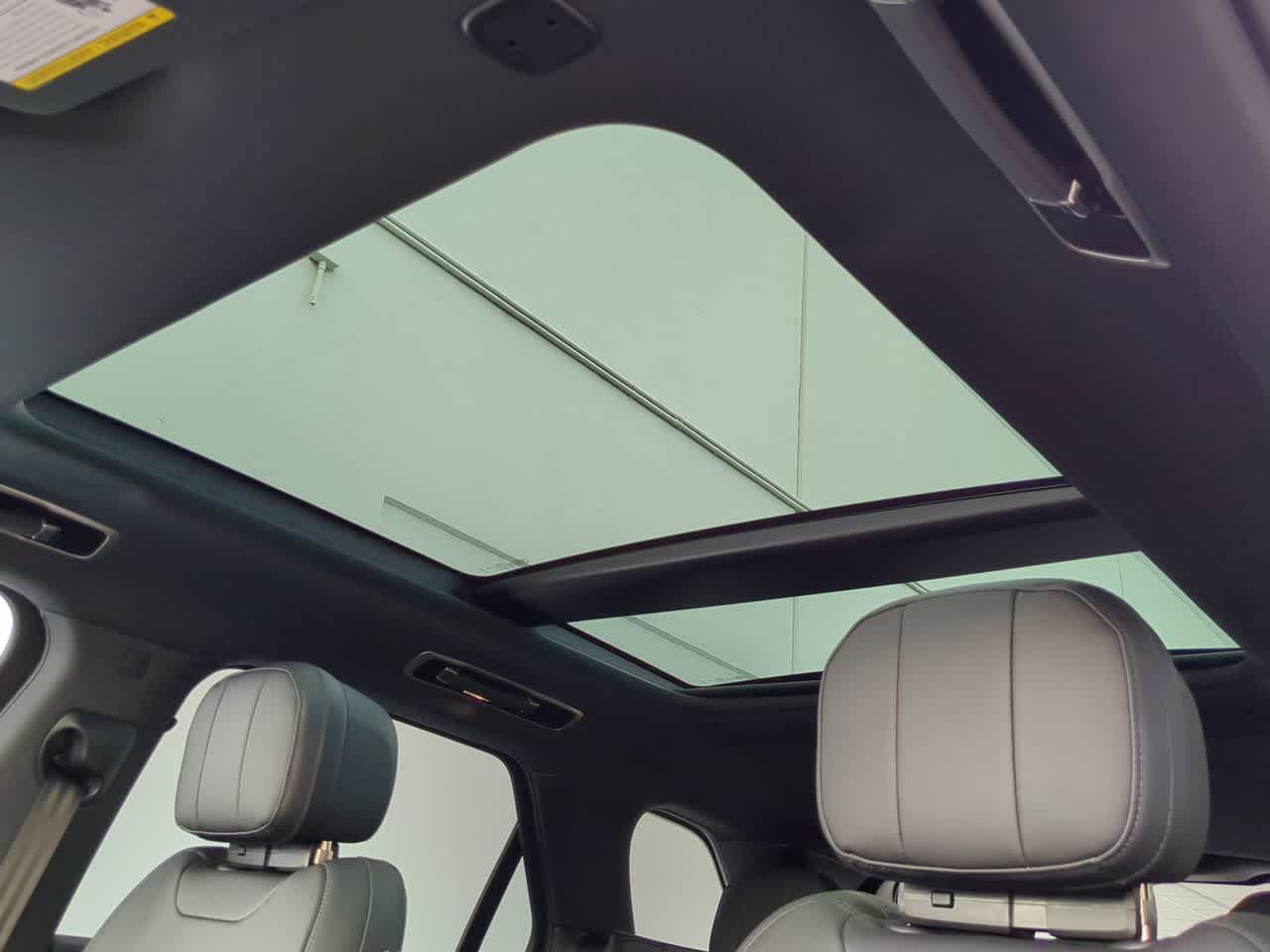 Thumbnail: 2025 Land Rover Range Rover Sport - 20