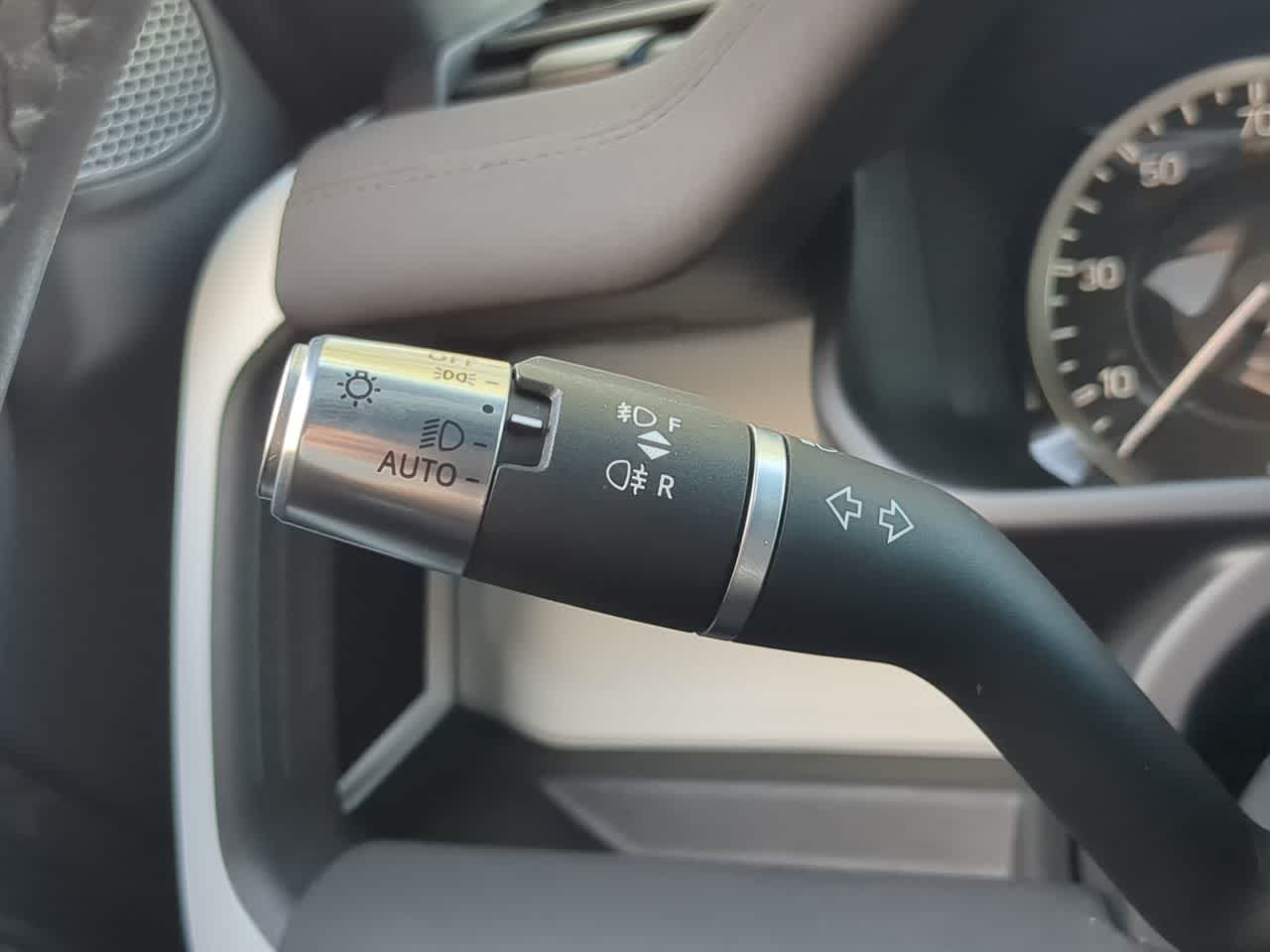 Thumbnail: 2022 Land Rover Defender - 29