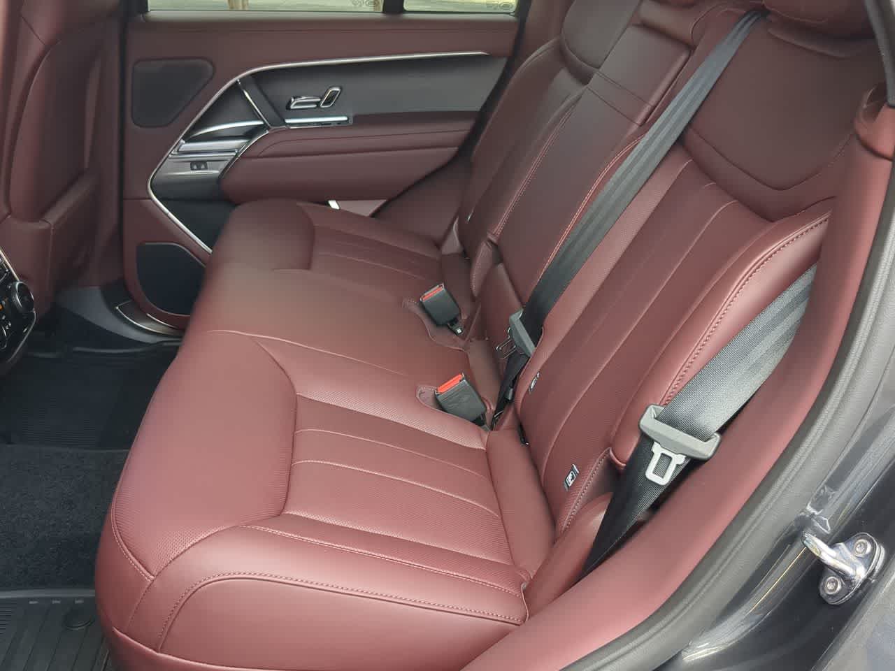 Thumbnail: 2025 Land Rover Range Rover - 20