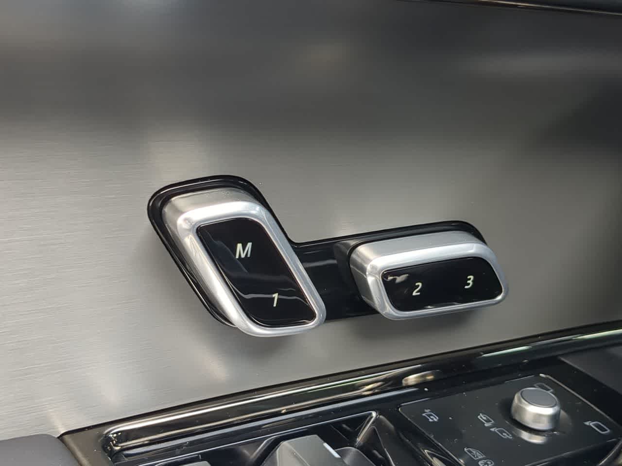 Thumbnail: 2025 Land Rover Range Rover Sport - 16