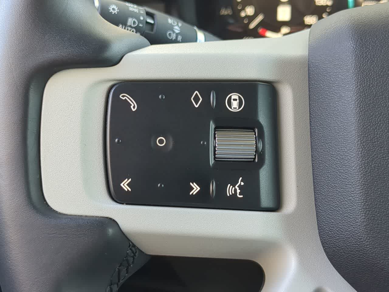 Thumbnail: 2024 Land Rover Defender - 24