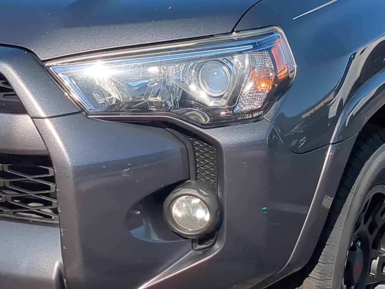 Thumbnail: 2016 Toyota 4Runner - 11