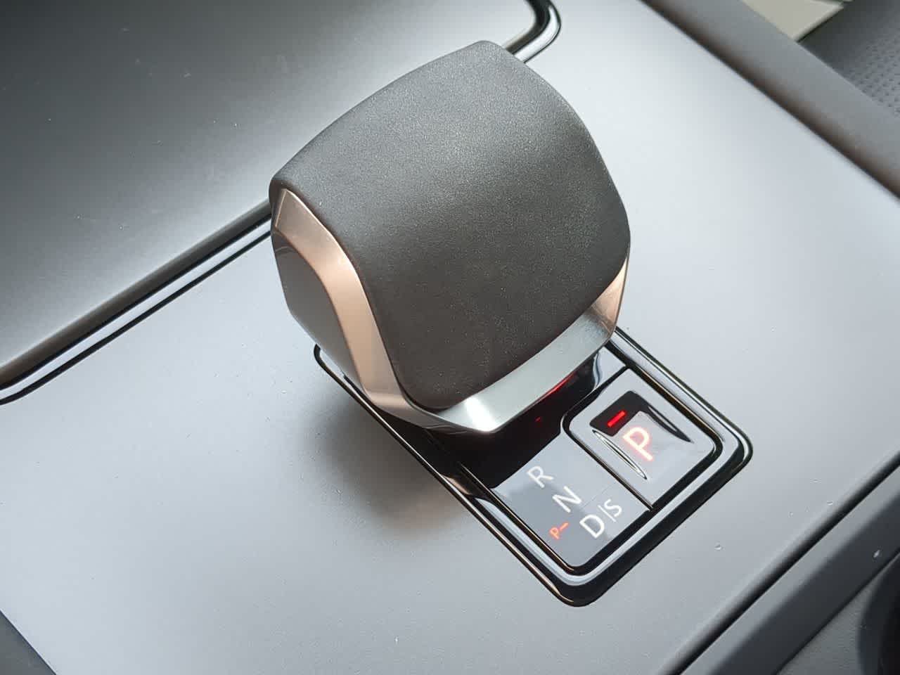 Thumbnail: 2025 Land Rover Discovery Sport - 33