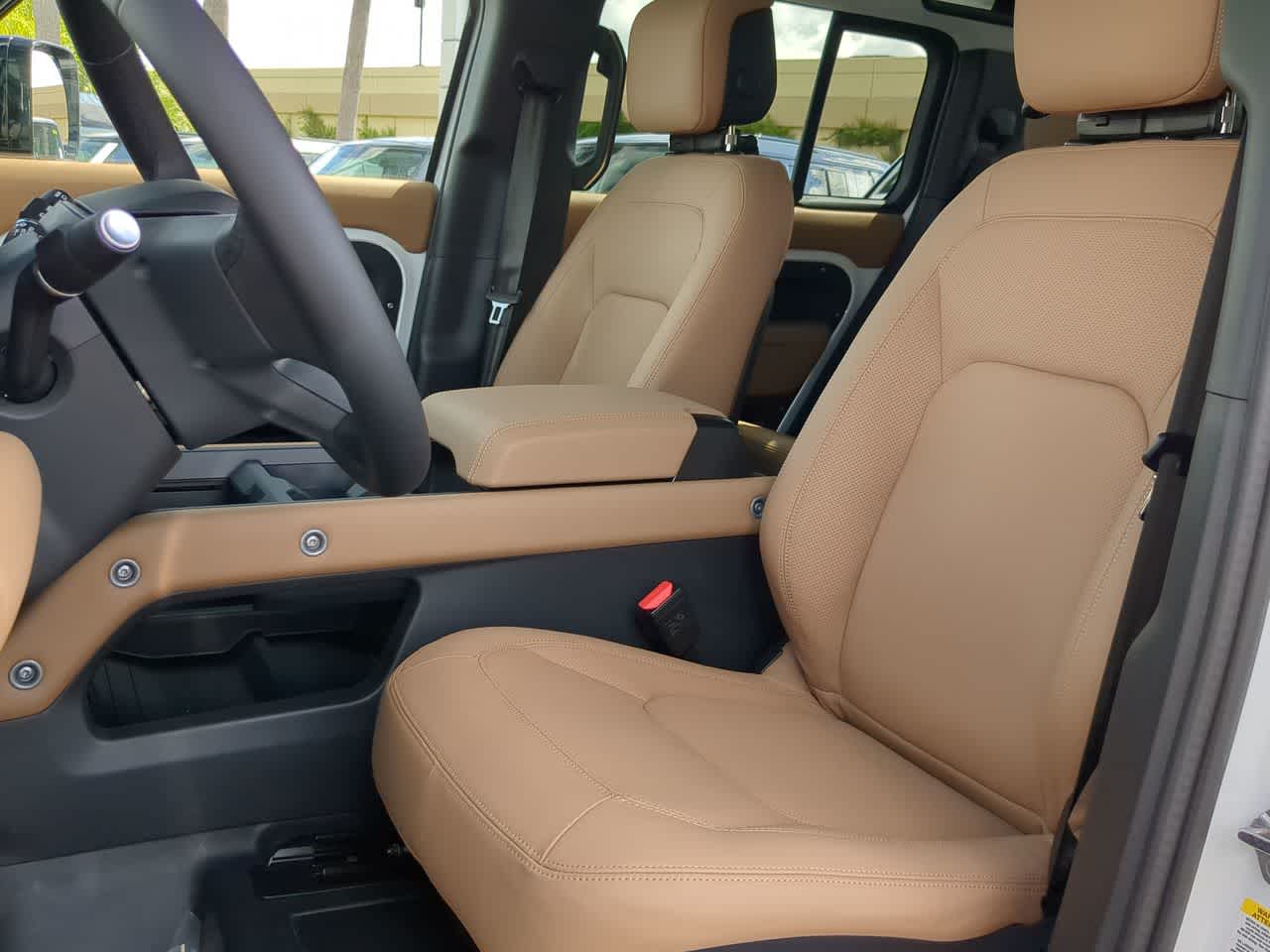 Thumbnail: 2025 Land Rover Defender - 17